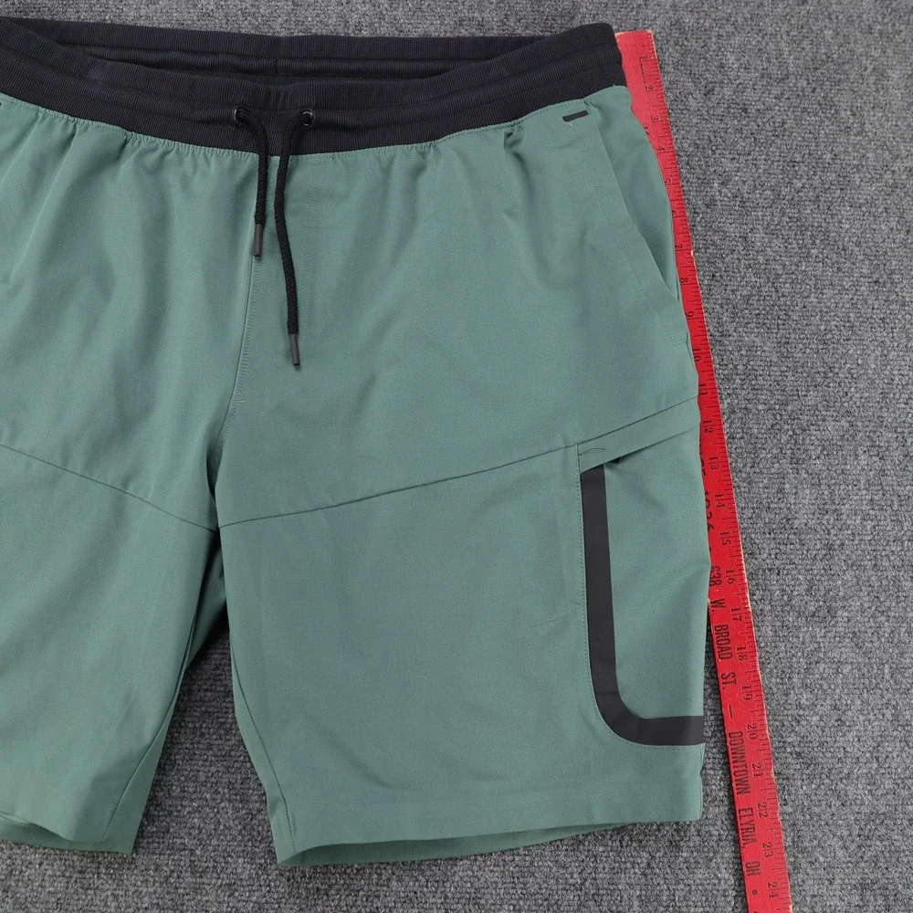 Under Armour Mens XXL Sage Green Cargo Athletic Shorts Fitted Stretch RN 96510